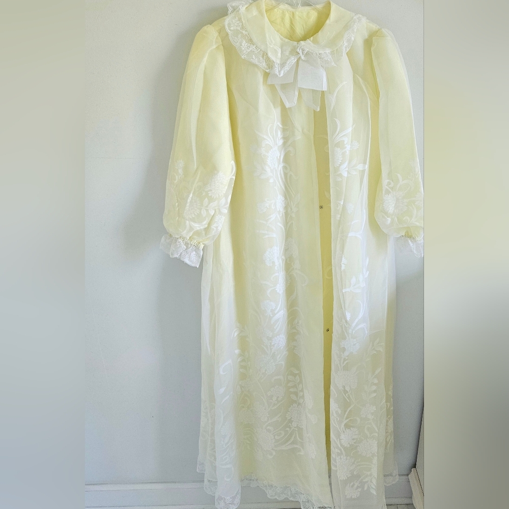 Odette Barsa Vintage Lingerie Peignoir Nighgown And Robe Lace Embroidery Yellow
